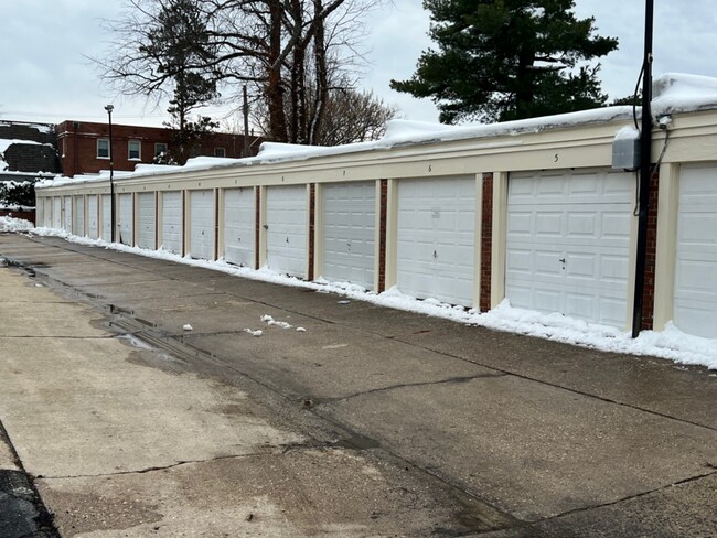 Building Photo - 2008 Fort Davis St SE