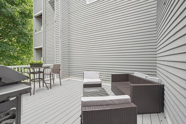 Building Photo - 36 Cummings Rd