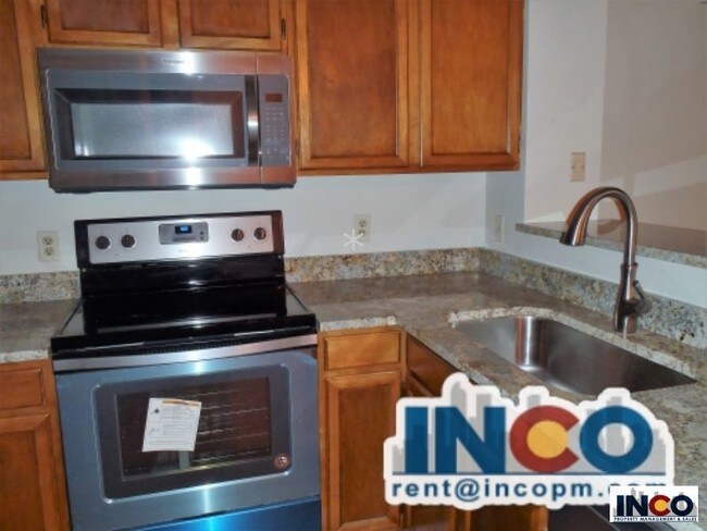 Building Photo - Light &amp; Bright 2 bed 1 bath Condo near...