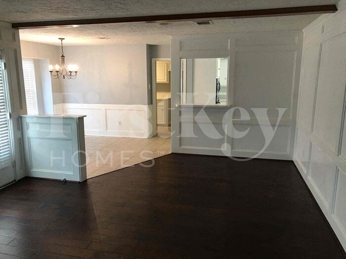 Building Photo - 11715 Parkriver Dr