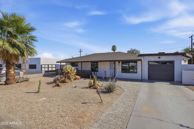 Building Photo - 2812 N 71st Pl