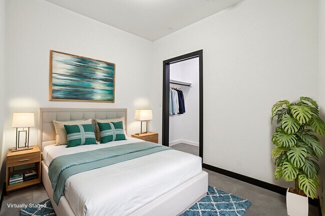 Building Photo - Urban 1-bedroom/ 1-bath Corner Unit in City Park West