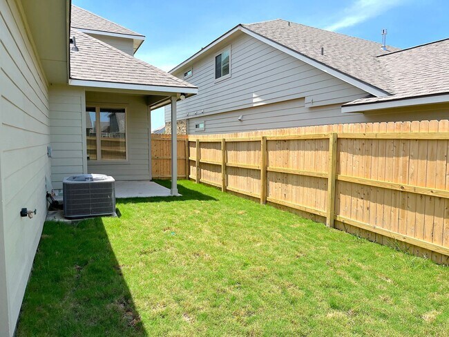 Building Photo - Gorgeous 3 bed 2.5 home in Town Lake Park!