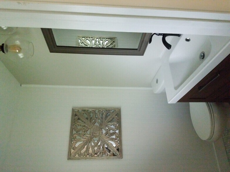 Building Photo - 9037 Bonnet Dr