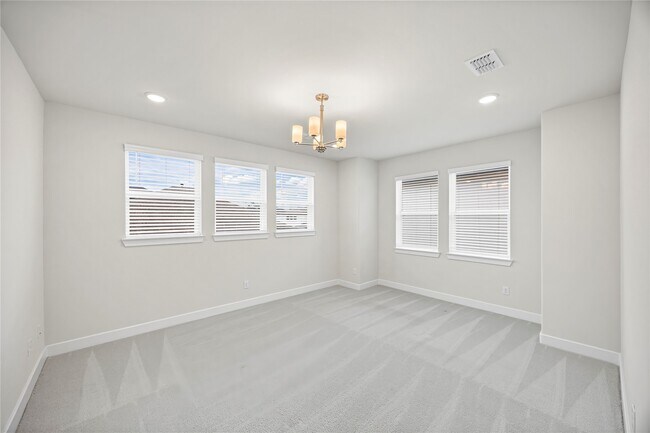 Building Photo - 4627 Clear Creek Dr