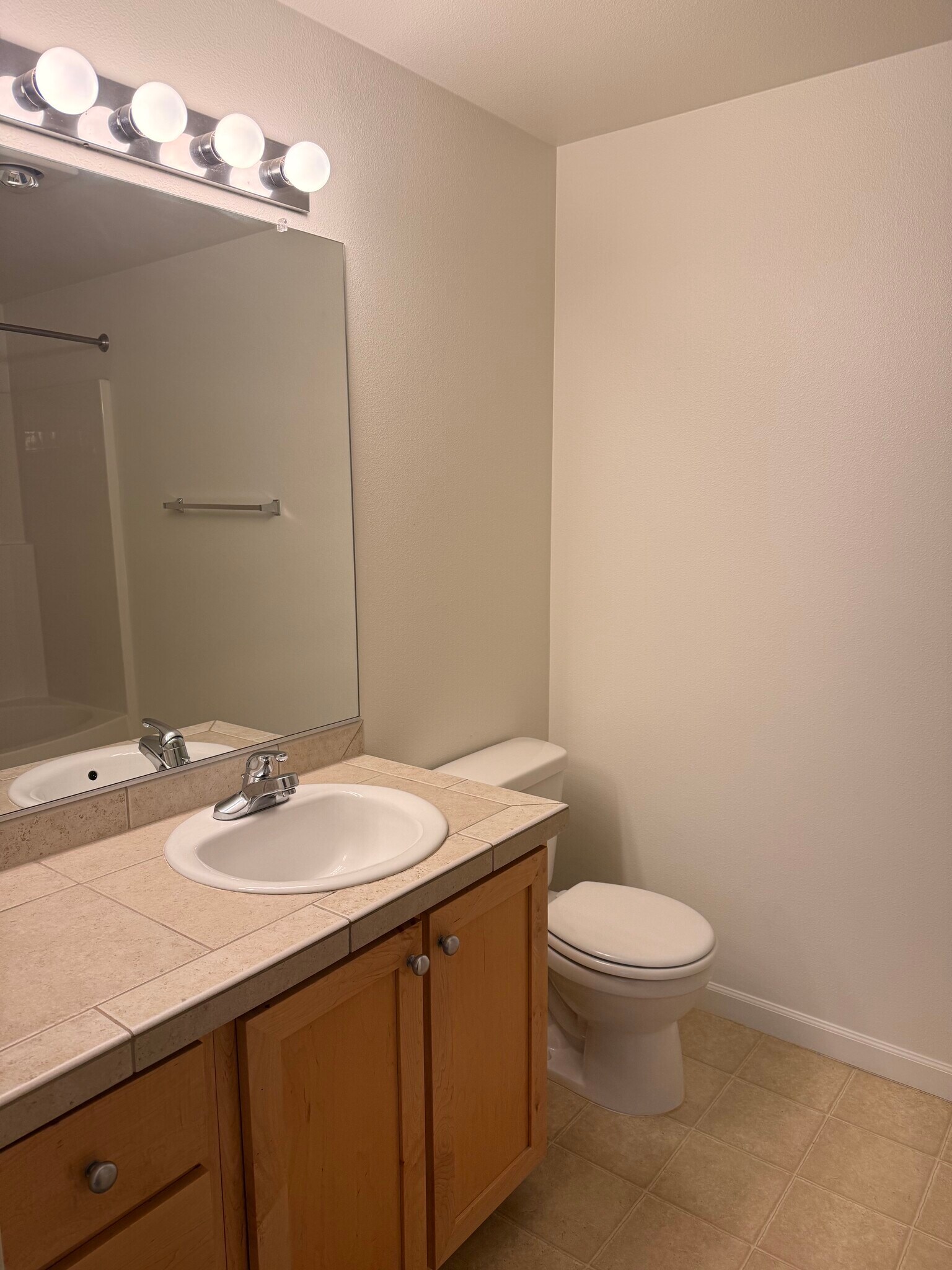 Building Photo - 770 NW 185th Ave
