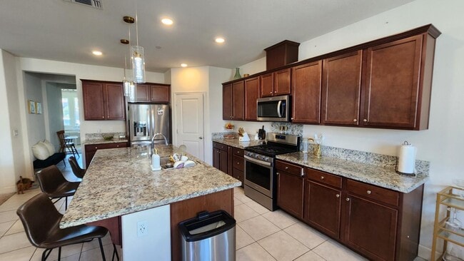 Building Photo - 1280 Palermo Dr
