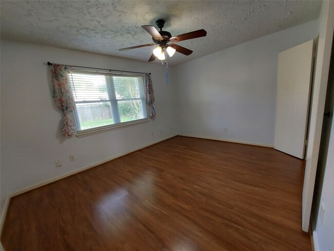 Building Photo - 3807 Quiet Pl Dr