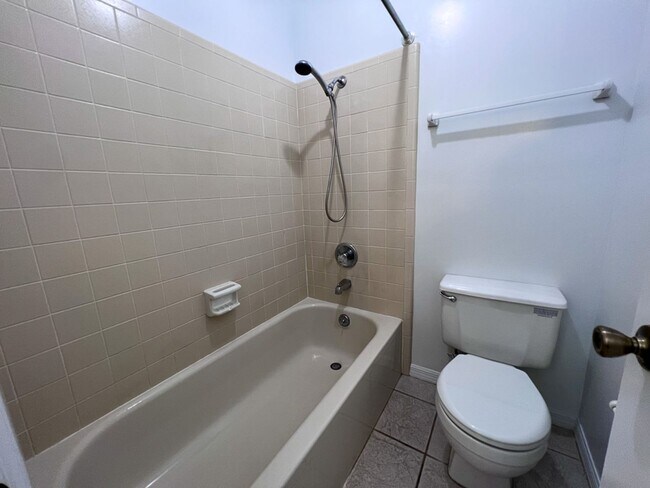 Building Photo - 3BR/2BA Pet Friendly Pool Home in McIntosh...