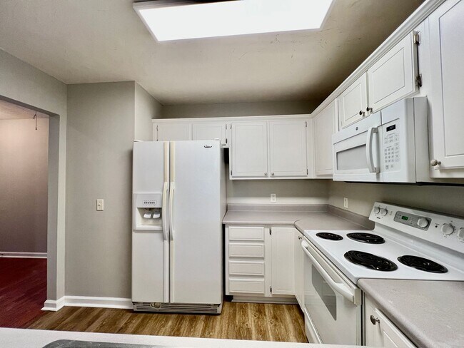 Building Photo - 3 bedroom 2 bath townhome in Towne Park