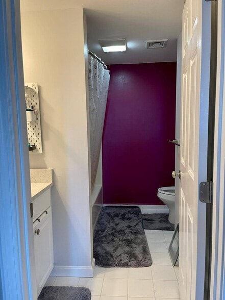Master Bath - 17 America Way