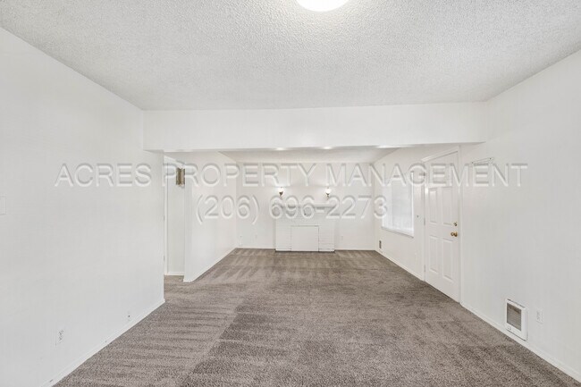 Building Photo - 2034 E 34th St