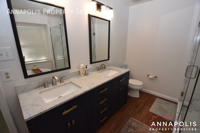 Building Photo - 2808 Traxler Ct