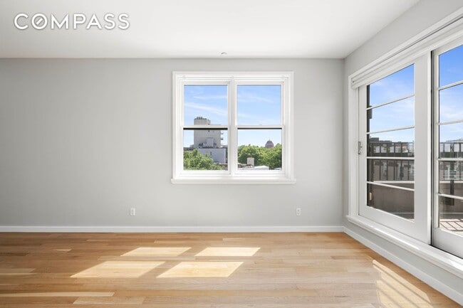 Building Photo - 195 Hawthorne St