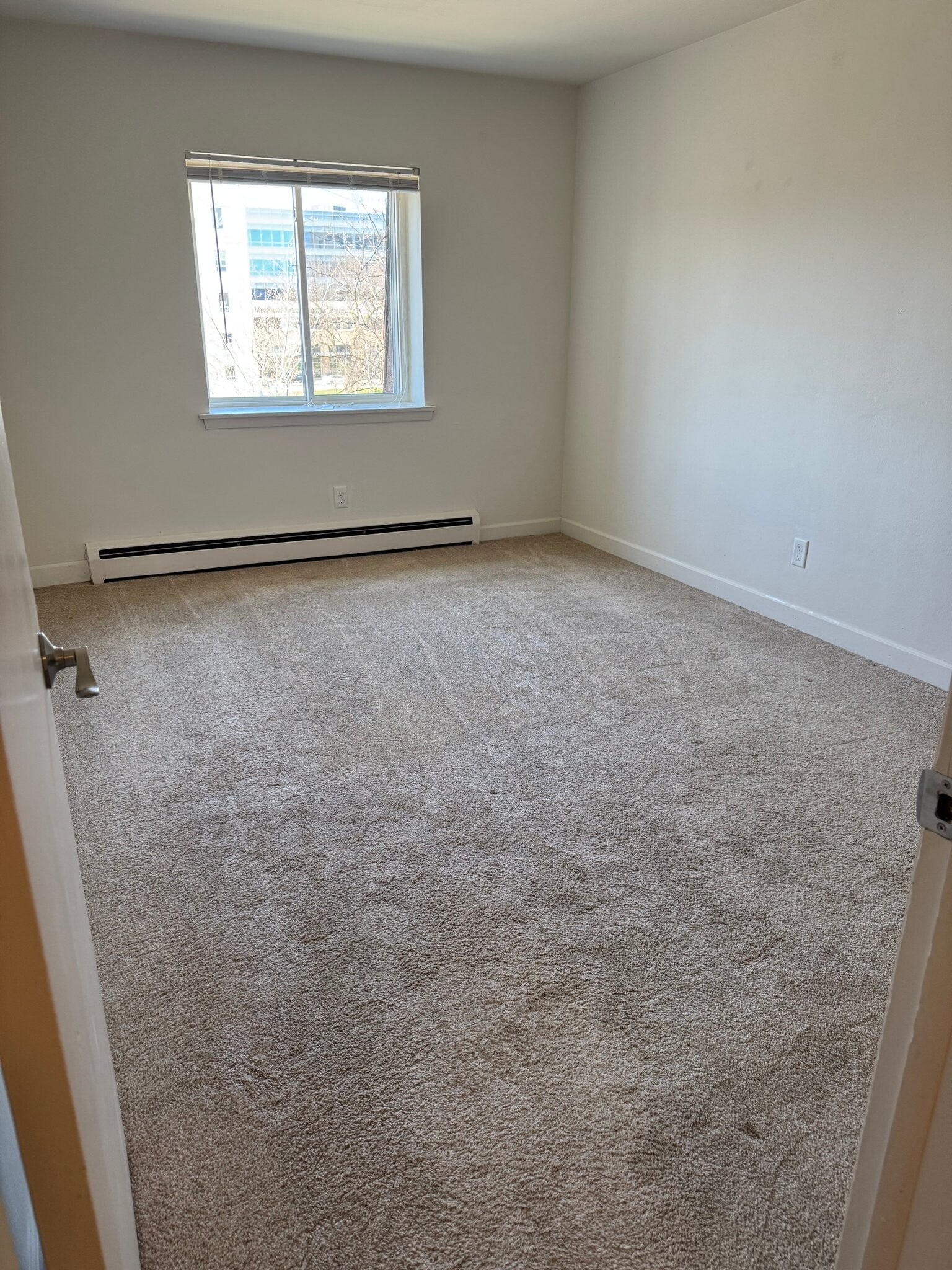 Building Photo - 2260 N Summit Ave