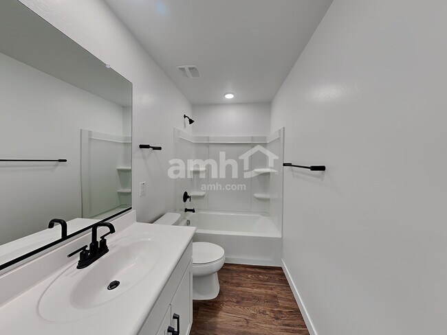 Building Photo - 4137 S 105th Dr