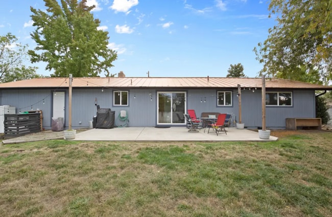 Building Photo - 990 Janes Rd