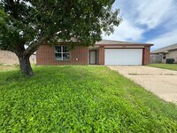 Building Photo - 3210 Viewcrest Dr