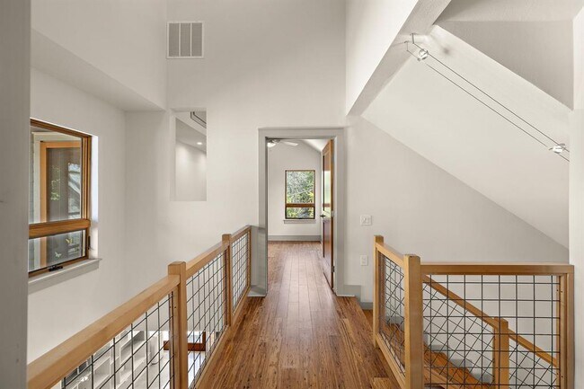 Building Photo - 3116 Sacbe Cove