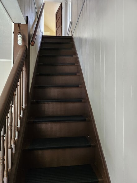Stairs - 937 Olive Ave