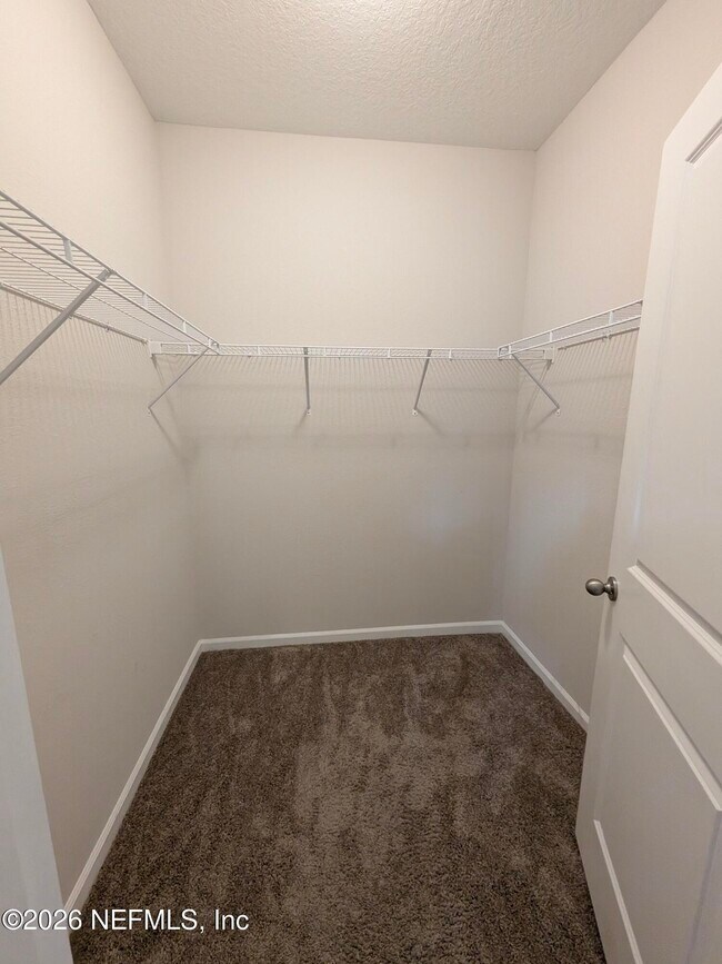 Building Photo - 100 Golden Fern Dr