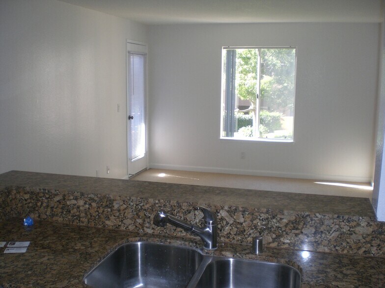 Building Photo - 3520 Lebon Dr