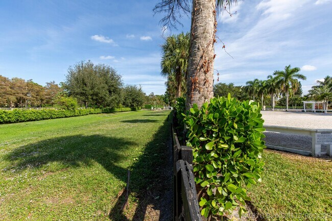 Building Photo - 14943 Paddock Dr