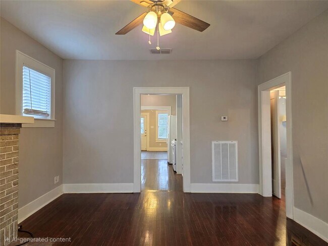 Building Photo - 206 E 34th St