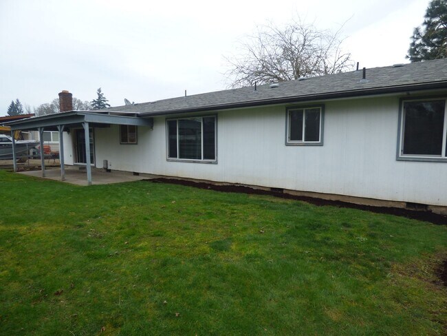 Building Photo - 3 bed 2 bath Home in North Salem