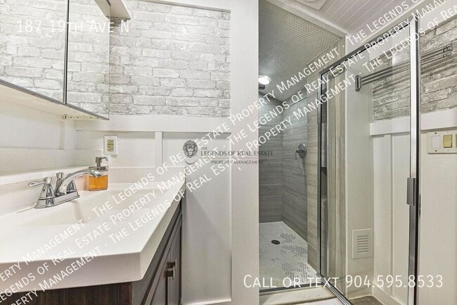 Building Photo - 187 19th Ave N