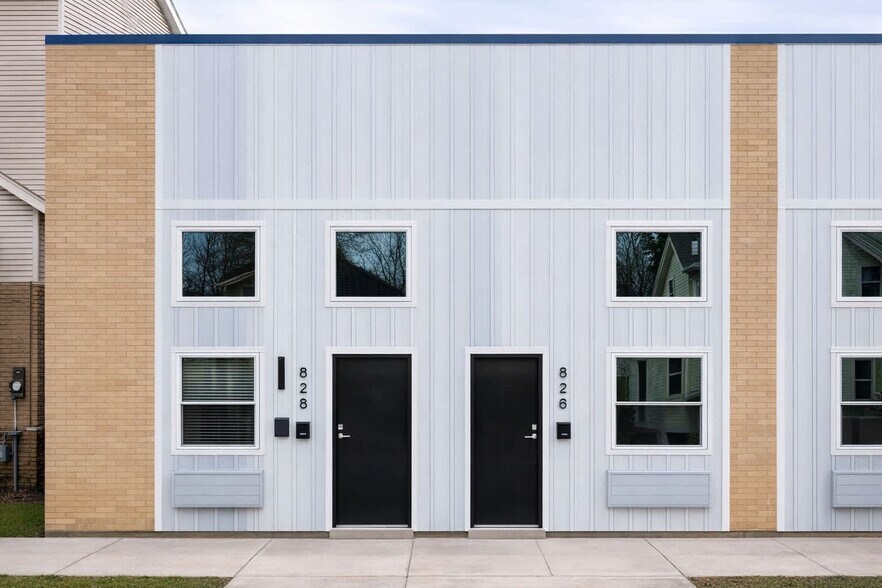 Building Photo - 217 S Badger Ave