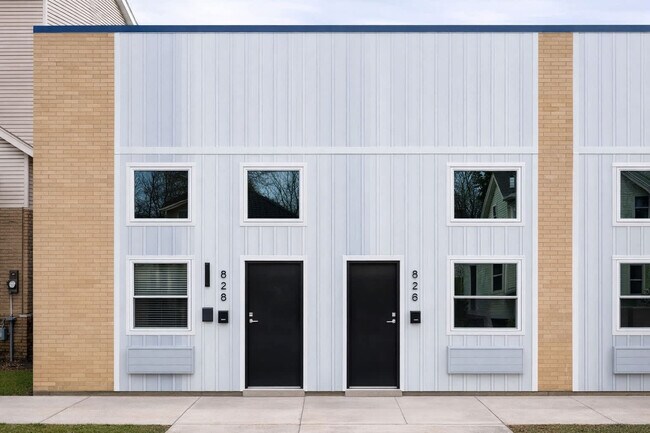 Building Photo - 217 S Badger Ave