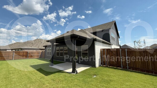 Building Photo - 685 Briar Dr