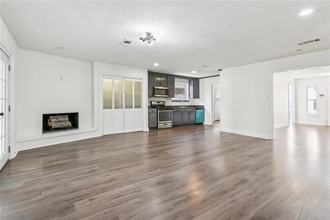 Building Photo - 3712 Lime St