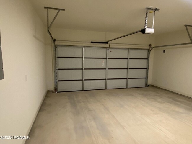 Building Photo - 103 Tenor St