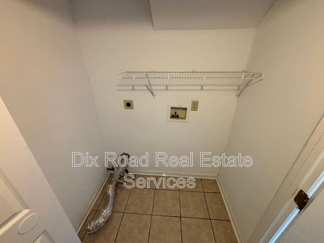 Building Photo - 590 Pine Hill Pl