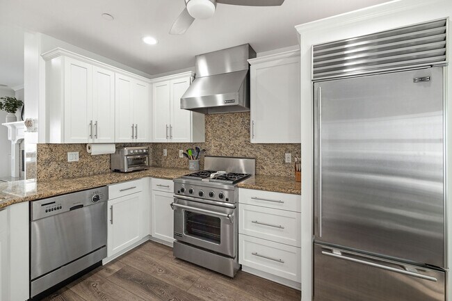 Building Photo - 231 Aviation Pl