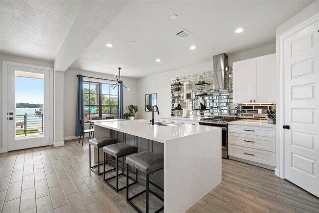 Building Photo - 11303 Twain Dr