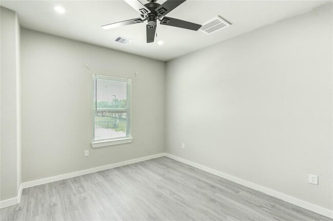 Building Photo - 8157 Tate St
