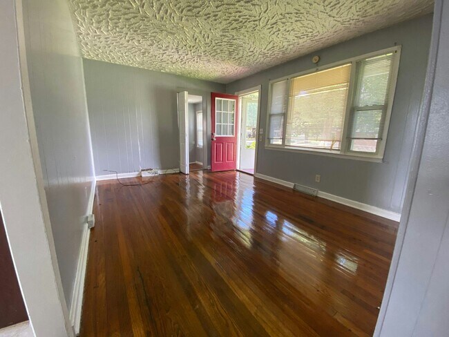 Building Photo - 3602 Rose Dr
