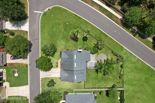 Building Photo - 1701 Windover Pl