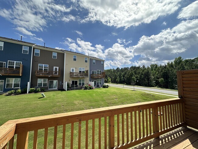 Building Photo - 1002 Manorhaven Dr