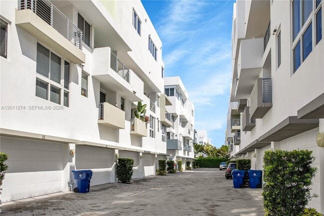 Building Photo - 87 N Shore Dr