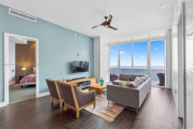 Building Photo - 16001 Collins Ave