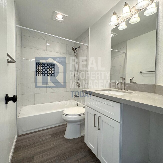 Building Photo - Yang - 334/336 (Olympic Group)