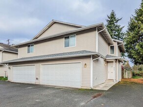 Building Photo - 417 Pine Ave