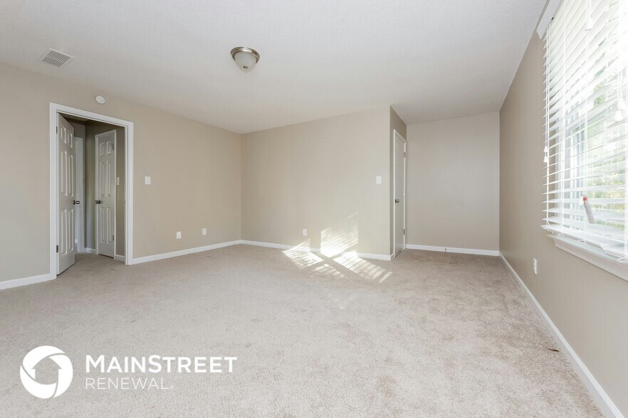 Building Photo - 65 Pine Tree Dr