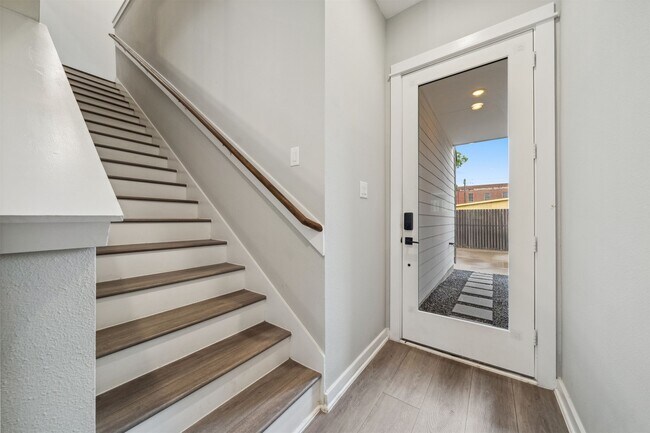Building Photo - 8470 Berry Green Ln