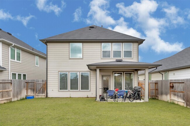 Building Photo - 7218 Clearwater Cv Dr