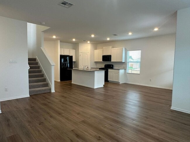 Building Photo - 228 Jeffers